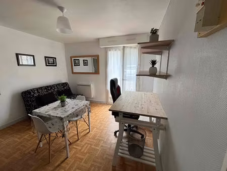a louer - studio meuble avec parking