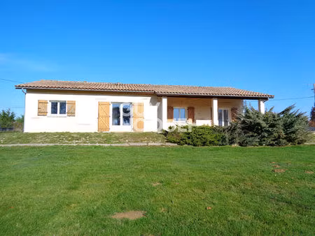 maison de plain-pied avec 3 chambres  garage et jardin