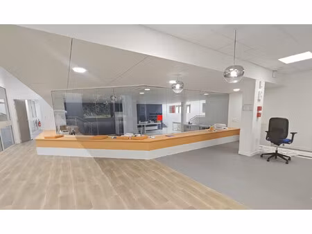 local commercial plus de 500m²