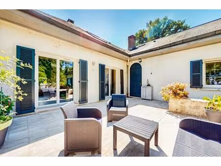 maison de 9 pièces de 321 m² à bois-le-roi