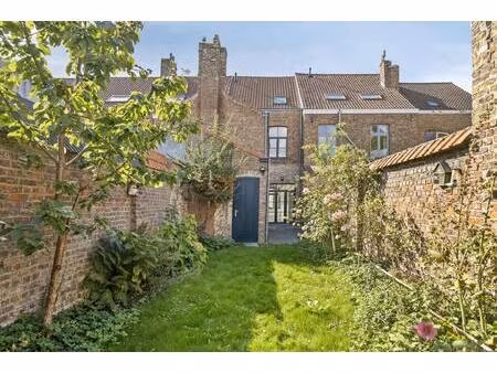 karaktervolle stadswoning met 4 slaapkamers in brugge