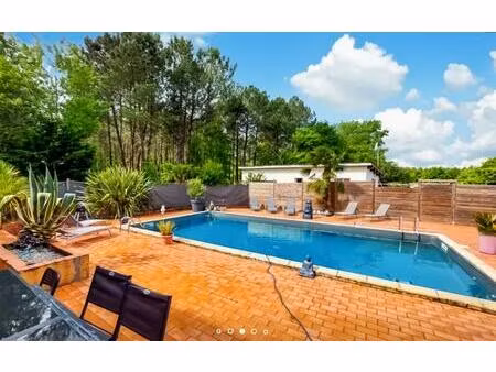 maison spacieuse avec piscine à le temple