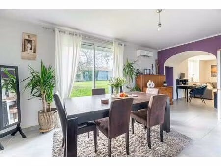 maison de 8 pièces de 200 m2 en vente à saint-philbert-de-grand-lieu - idéale pour une gra