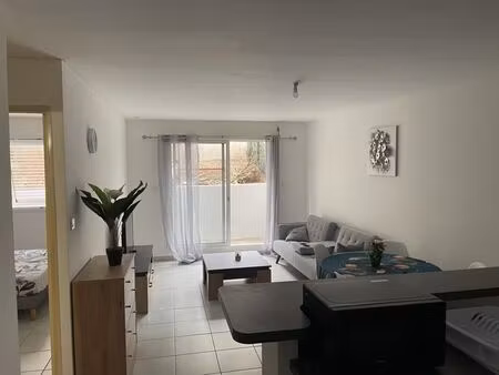 location appartement 2 pièces 42 m² à saint-denis (97417)