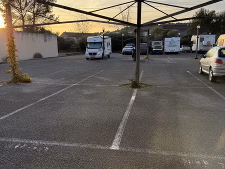 parking à valbonne (06560)