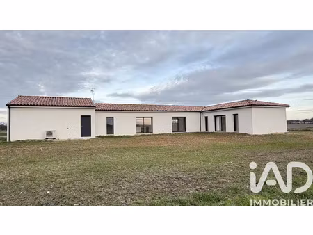 maison traditionnelle à nieul-le-virouil (17150)