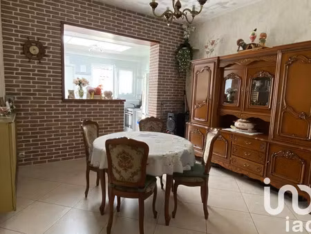 maison à croix (59170)