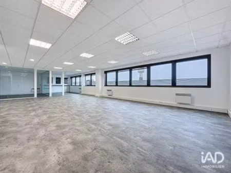 bureaux à croix (59170)