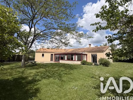 maison de ville à la châtaigneraie (85120)