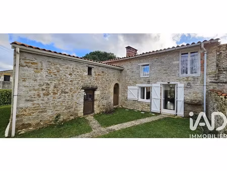 maison à saint-martin-lars-en-sainte-hermine (85210)
