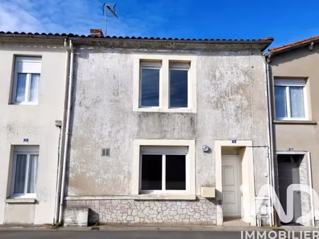 maison de ville à sainte-florence (85140)