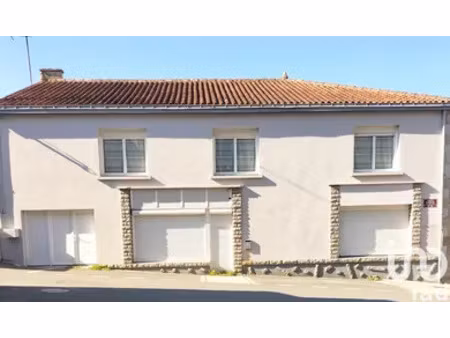 immeuble à palluau (85670)