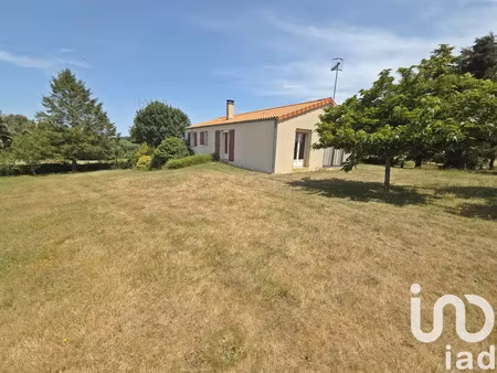 maison traditionnelle à montournais (85700)