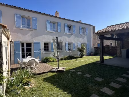 maison à saint-martin-des-fontaines (85570)