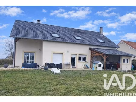 maison traditionnelle à jury (57245)