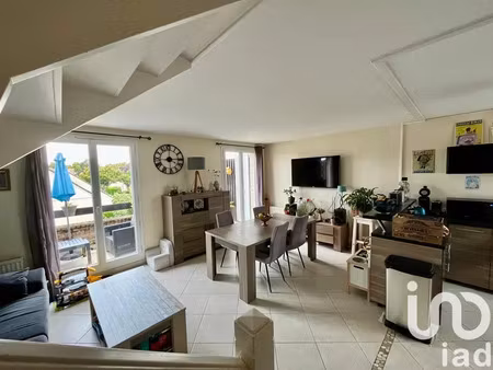 duplex à montigny-le-bretonneux (78180)