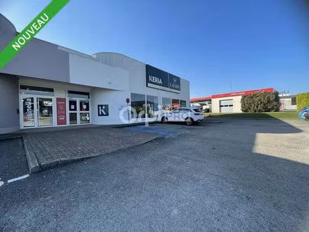 local commercial de 610m2 quet a louer