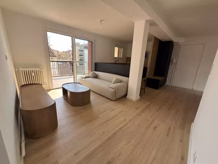 vente appartement 3 pièces 64m2 toulon 83200 - 198000 € - surface privée