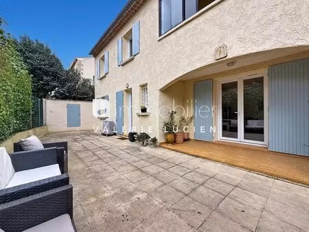 ensemble immobilier rénové – à pied du centre de saint-rémy-de-provence