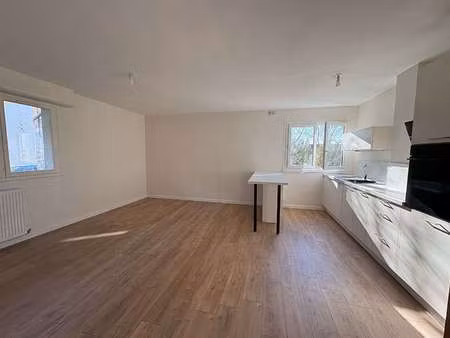 location appartement 2 pièces à caen vaucelles (14000) : à louer 2 pièces / 50m² caen vauc