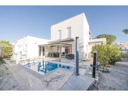 maison de 4 pièces de 113 m² à agde