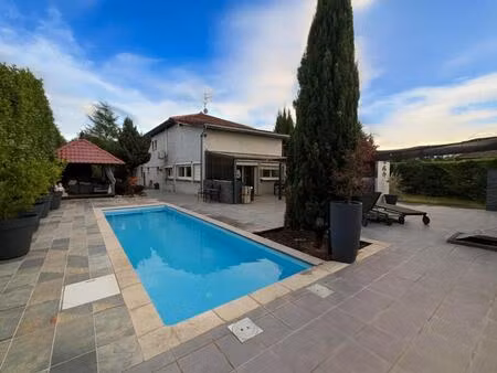 charmante maison avec t2 indépendant à chavanoz