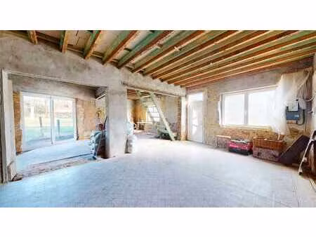 gros œuvre fermé - châssis et toiture neufs - a vos projets