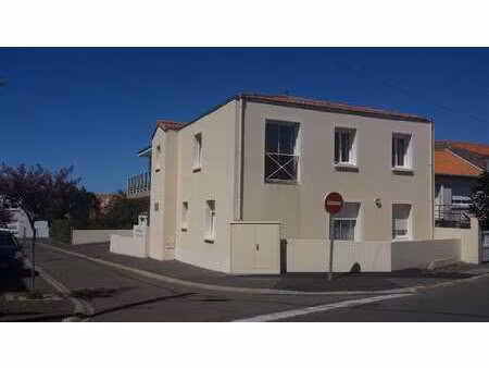 location appartement 2 pièces aux sables-d'olonne (85100) : à louer 2 pièces / 54m² les sa