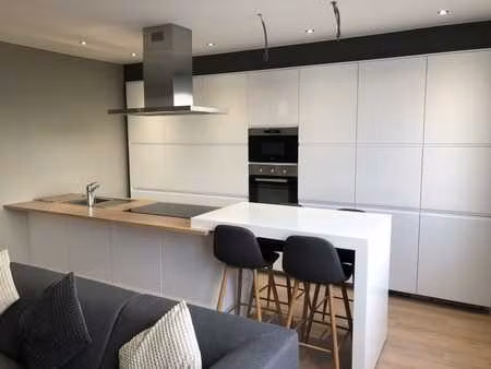 appartement 3 chambres complètement rénové et meublé