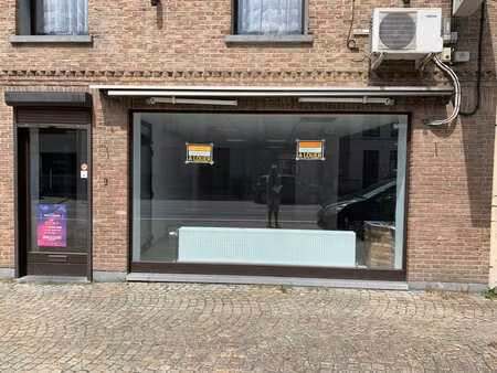 rez commercial à louer