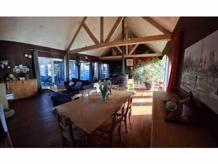 volumes rares et luminosité . faire offre dès 675000 €