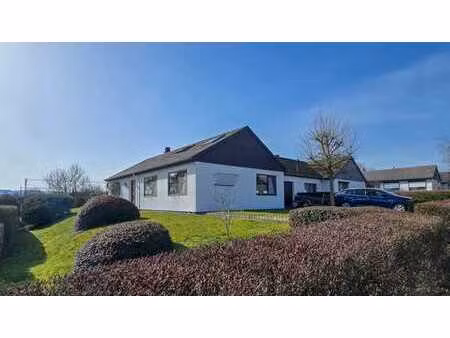 maison dans chouette quartier à beauraing