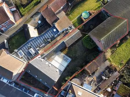 maison spacieuse avec grange et jardin