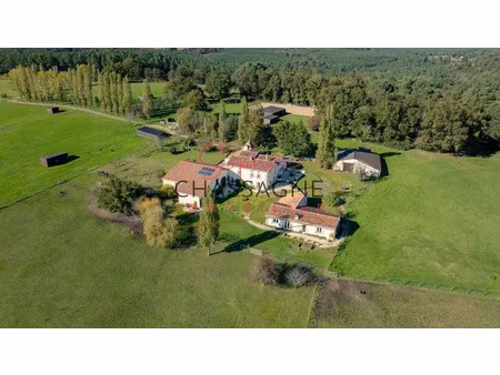 vente maison 9 pièces 289 m² à chalais (16210)  697 000 €