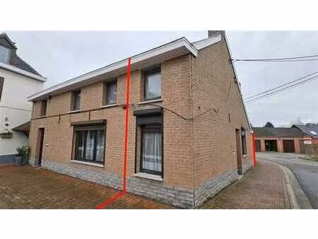 petite maison à restaurer + jardin