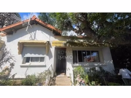 maiosn de plain pied avec cave et garage.