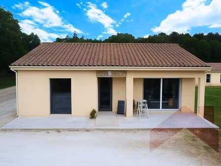 maison possible ou local professionnel douville (24140)