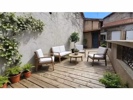 roanne - spacieux t3 bis rénové avec terrasse et cave