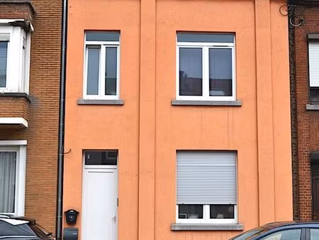 appartement duplex (1er et 2ème étage) – loyer : 850€ + 15€