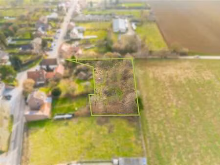 terrain libre de constructeur dans un enbdroit calme