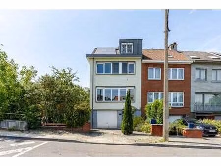 maison trois façades prête à emménager avec jardin à vendre
