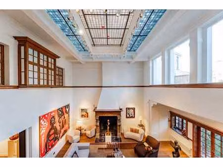 une maison pour collectionneurs à deux pas du châtelain