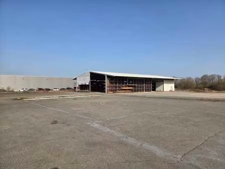 terrain industriel de 11.200m²