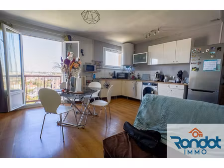 appartement dernier etage 3 pieces/2 chambres/47 m2 environ