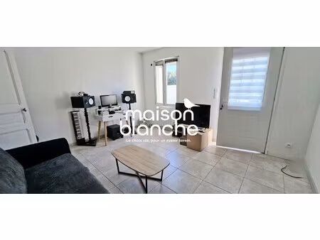 t2 meublé avec terrasse