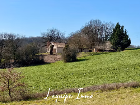 authentique ferme au calme absolu sur plus de 8 000 m2 de te