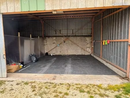 garage ou stockage 45 m² accès camion très sécurisé