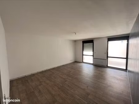 studio 1 pièce 35 m²