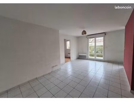 appartement t2bis en rdc