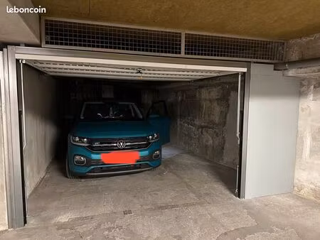 loue grand garage 22m2